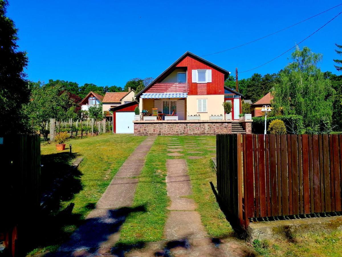 Villa Felicia بالاتونزيبيد المظهر الخارجي الصورة